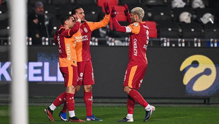 Hasan Şaştan Galatasaray-Trabzonspor maçı sonrası yaylım ateşi Sen 30 milyonluk musun Sadece 5 ayın var