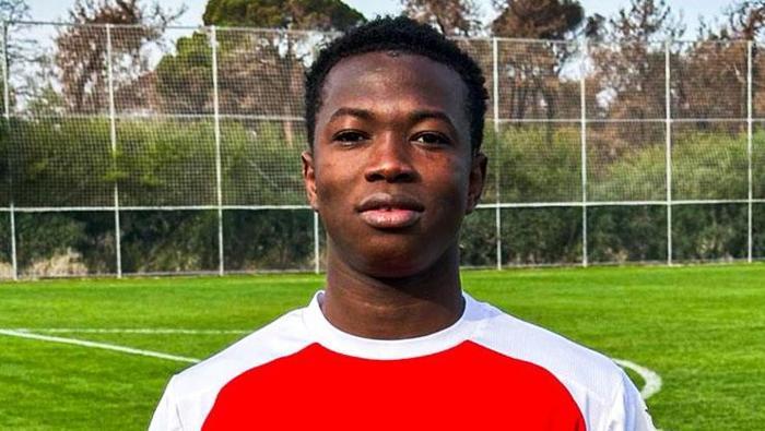 Ahmed Traore (Sağ Kanat) Fildişi Sahili -> Fatih Karagümrük