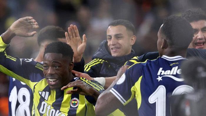 TAHMİN EDİLEBİLİR BİR OYUN İZLEDİK / CEM DİZDAR - FANATİK