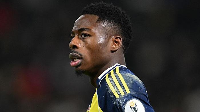 KONTROLLÜ PERFORMANS / DENİZ ÇOBAN - FANATİK