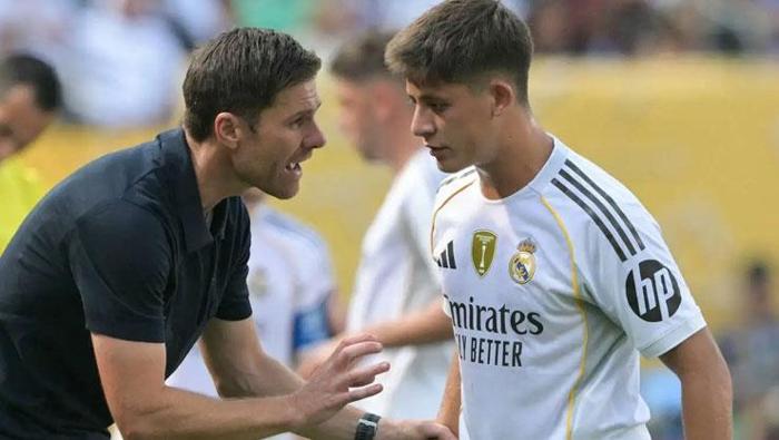 XABİ ALONSONUN DEĞİŞİLMEZ FUTBOLCUSU