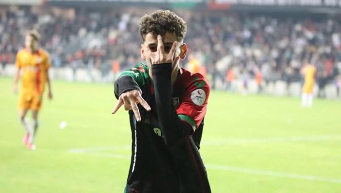 ADEM YEŞİLYURTUN PERFORMANSI