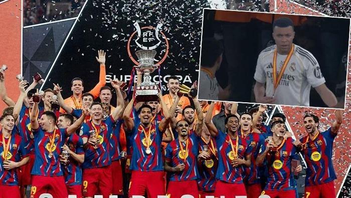 MBAPPE TAKIMI SOYUNMA ODASINA GÖTÜRDÜ