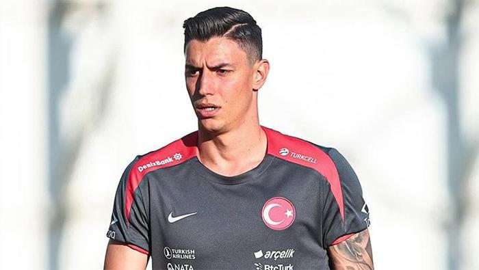 Beşiktaşlı Emre Bilgin ve Türkü Su Demirel sabah karşı 5te yakalandı Berke Özerden olay hamle