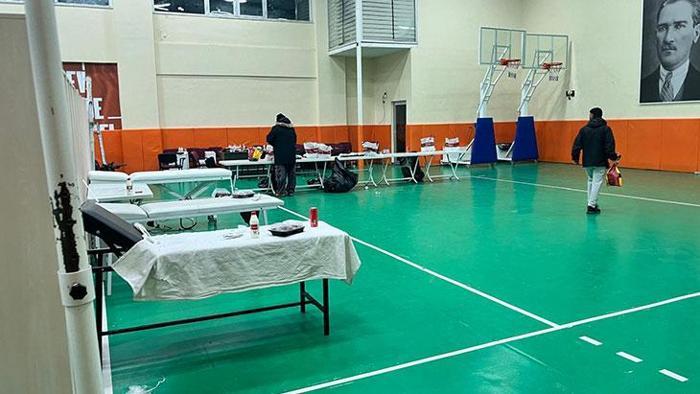 Fethiyede spor salonu Galatasaray için soyunma odasına çevrildi