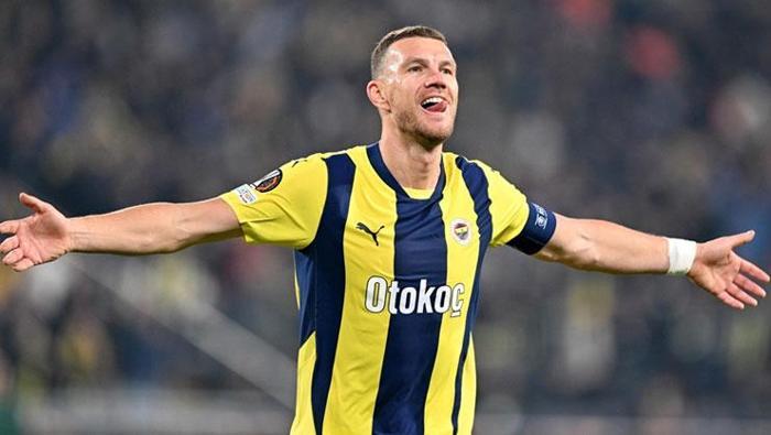 Eski Fenerbahçeli Edin Dzeko’ya sürpriz talip 40 yaşında imza atabilir