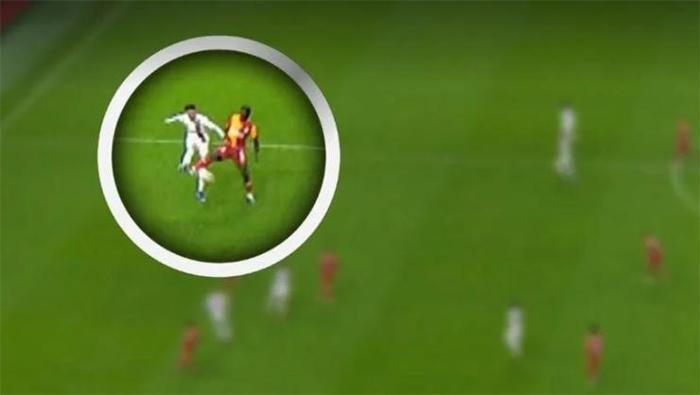 Galatasaray - Gaziantep FK maçının tartışmalı pozisyonlarına Trio noktayı koydu: Oyundan ihraç edilmeliydi