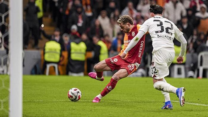 Takımı taşıyan değil tüm takımın taşıdığı bir yük Galatasaray-Gaziantep FK maçını spor yazarları yorumladı Biri Okan Buruku uyarsın