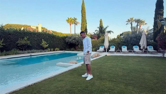 Mbappenin 7 odalı ve 11 banyolu evinin fiyatı dudak uçuklattı