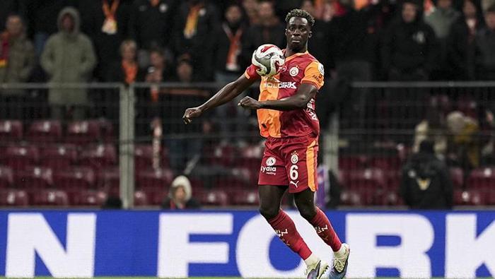 Hasan Şaş açtı ağzını yumdu gözünü Bir daha stada gelmesinler, kimsin sen | Flaş Icardi iddiası