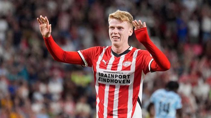 Galatasaray Jerdy Schoutena gitti Orta sahaya PSVnin kaptanı...