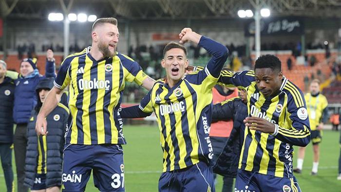Spor yazarları Alanyaspor-Fenerbahçe maçını değerlendirdi Fenerbahçenin en zayıf halkası