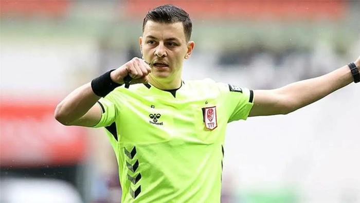 Galatasaray-Gaziantep Fk maçının hakemi için flaş sözler Daha cesur bir yönetim gerekirdi İşte 18.haftanın hakem raporu