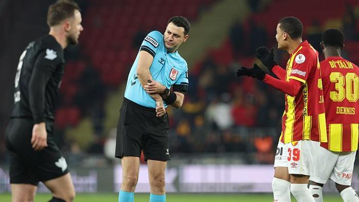Galatasaray-Gaziantep Fk maçının hakemi için flaş sözler Daha cesur bir yönetim gerekirdi İşte 18.haftanın hakem raporu