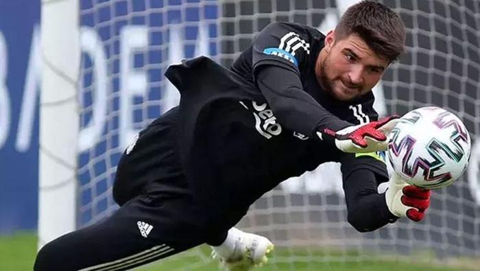 SERGEN YALÇIN LİSTE VERDİ