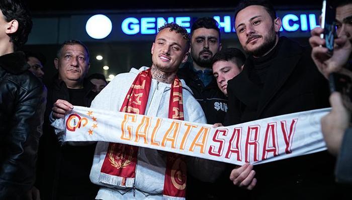 Transferde gece yarısı bombası: Noa Lang özel uçakla İstanbula geldi Taraftarlar havalimanına akın etti