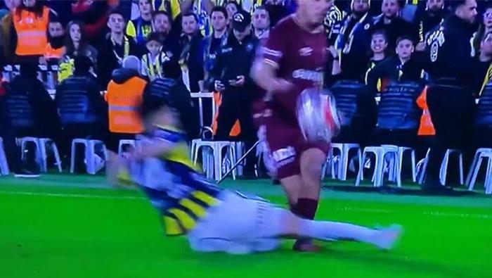 YİĞİT EFENİN SARI KART GÖRDÜĞÜ POZİSYON