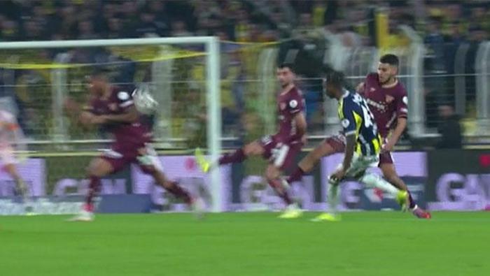 F.BAHÇENİN PENALTI BEKLEDİĞİ POZİSYON