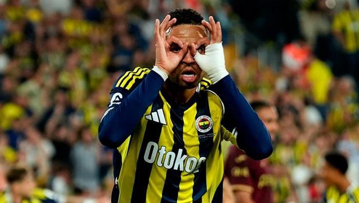 Fenerbahçe'de ara transfer döneminin en çok konuşulan isimlerinden biri olan Youssef En-Nesyri, Samandıra Can Bartu Tesisleri'nde takımla birlikte çalışmalarını sürdürüyor.