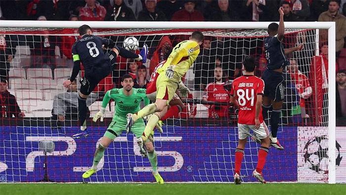 Mourinhonun Benficasından peri masalı 90+8de kaleci Trubin Real Madridi yıktı geçti | Şampiyonlar Liginde tarihi gecenin sonuçları