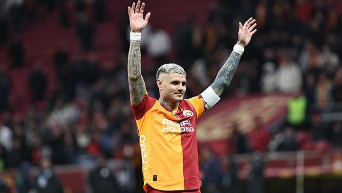 “Dünyada santrafor diye bir şey kalmadı. Cebinizde paranız olsa bile gidip bir takımdan santrafor bulmanız zor. Sörloth git al alabiliyorsan. Galatasaray’ın uzun vade de Icardi ile başarı sağlaması mümkün değil. 3 yılın hatrına 1 yıllık daha kontrat yapılabilir.”