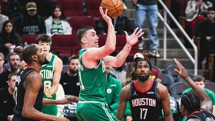 Alperen Şengüne şok Küfür ettiği iddiasıyla oyundan atıldı: Kadın hakem affetmedi