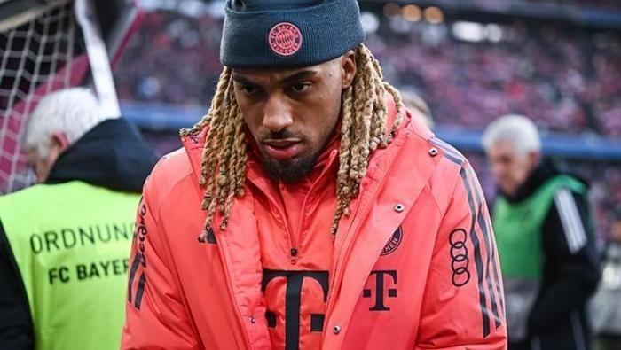 'KÖTÜ PERFORMANSLARI NEDENİYLE ELEŞTİRİLDİ'
Boey'nin Bayern'de başarılı olamadığını söyleyen Tschirpke, 