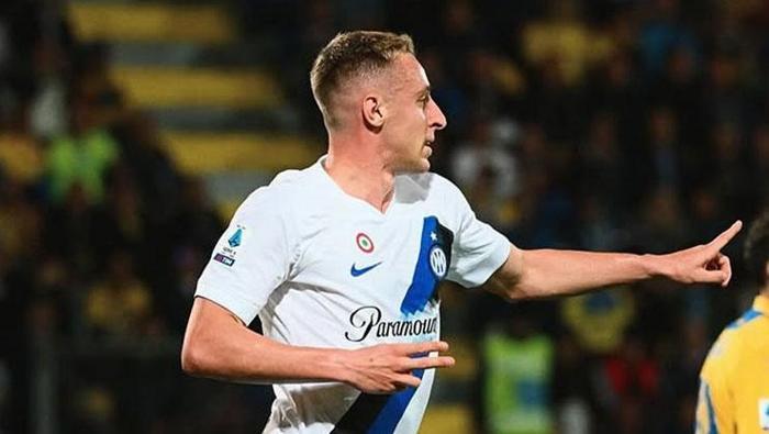 INTER'DE KALDI
26 yaşındaki İtalyan yıldız, Nottingham Forest'a transferinin de gerçekleşmemesinin ardından Inter'de kaldı.