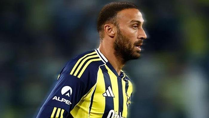 CENK TOSUN
Fenerbahçe, Cenk Tosun'un sözleşmesini karşılıklı anlaşmayla feshettiğini TFF'ye bildirdi. Fenerbahçe kariyerinde 29 maça çıkan Cenk Tosun, 2 gol 2 asistlik performans sergiledi.