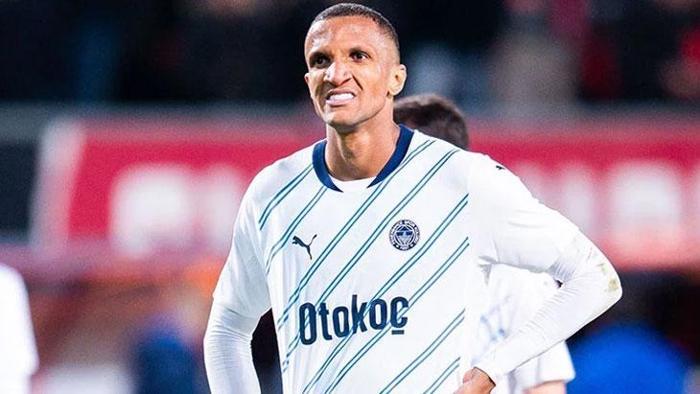 RODRIGO BECAO
Fenerbahçe, 29 yaşındaki Brezilyalı stoper Rodrigo Becao’nun sezon sonuna kadar Kasımpaşa’ya kiralandığını Türkiye Futbol Federasyonu’na bildirdi. Anlaşmayla birlikte Becao, sezonun kalan bölümünde lacivert-beyazlı formayı giyecek.