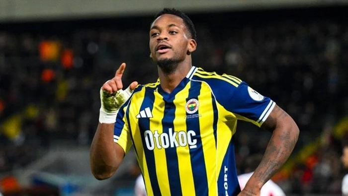 RUSYA YOLCUSU
Disiplinsiz tavırları nedeniyle hem kulüp yönetiminin hem de takım arkadaşlarının tepkisini çeken Jhon Duran’ın, Fenerbahçe’deki geleceği netlik kazanmaya başladı. Genç forvetin sarı-lacivertli kulüpteki ismi büyük ölçüde çizilirken, yeni adresinin Rusya olması bekleniyor.