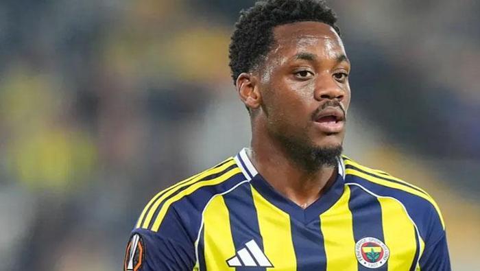 Sezon başında Suudi Arabistan takımı Al-Nassr’dan kiralık olarak takıma katılan Jhon Duran, Fenerbahçe kariyeri sona ermek üzere.