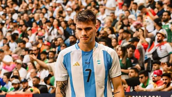 PERFORMANSI
Bu sezon Boca Juniors formasıyla 3 resmi maça çıkan Kevin Zenon bu karşılaşmalarda skor katkısı sağlayamadı.