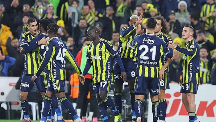 Süper Lig'in 21. haftasında Fenerbahçe, evinde Gençlerbirliği'nin 3-1 mağlup etti. Fenerbahçe'ye galibiyeti getiren golleri Anderson Talisca ve Kerem Aktürkoğlu (2) kaydetti. Fenerbahçe'de kış transfer döneminin bitmesinin ardından forvet hattında Anderson Talisca ilk 11'de başlarken, yeni transfer Sidiki Cherif, son 10 dakikada sahaya çıktı.