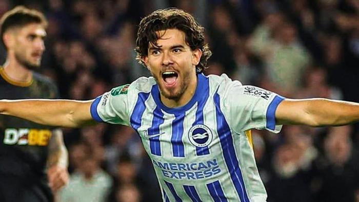 'HAYALİM ŞAMPİYONLAR LİGİ'NDE DÜZENLİ OYNAMAK'
Hedefinin en üst düzeyde oynamak olduğunu belirten Ferdi Kadıoğlu, 