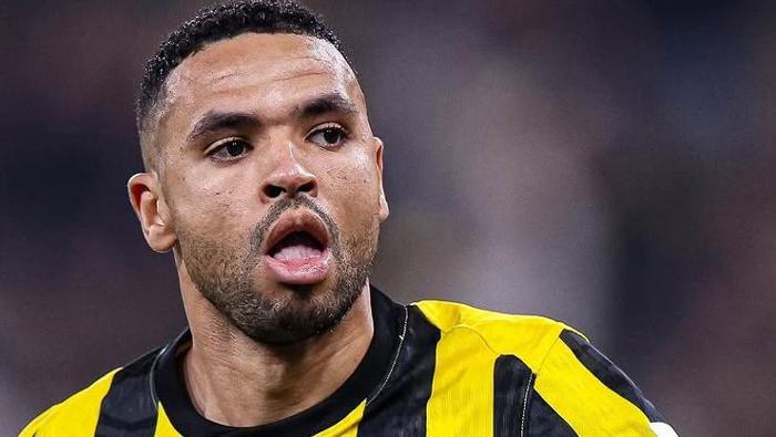 YOUSSEF EN NESYRI İLK 11'DE BAŞLADI
Kış transfer döneminde Fenerbahçe'den ayrılarak Al-Ittihad'a imza atan Youssef En-Nesyri, yeni takımıyla ikinci maçına çıktı. Faslı golcü, mücadeleye ilk 11'de başladı.