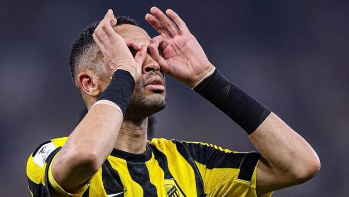 HENÜZ 3. DAKİKADA GOLÜ ATTI
Youssef En-Nesyri, maçın ilk golünü atan isim oldu. Shanqeeti'nin sağ kanattan çevirdiği topa ceza sahasında dokunan Faslı golcü, maçın başında takımını öne geçirdi.