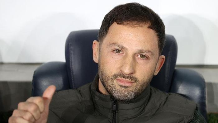 21 HAFTADIR YENİLGİSİZ
Fenerbahçe, Süper Lig’de bir türlü liderliği ele geçiremedi. Ancak Kanarya, tarihinde ilk defa ligde 21 haftayı yenilgi yüzü görmeden tamamladı. Sarı-Lacivertliler, 14 galibiyet, 7 beraberlikle 49 puan topladı ve 2. sırada yer alıyor. Fenerbahçe’nin yoluna yenilgisiz devam etmesinde, yaptığı müthiş geri dönüşlerin payı büyük.