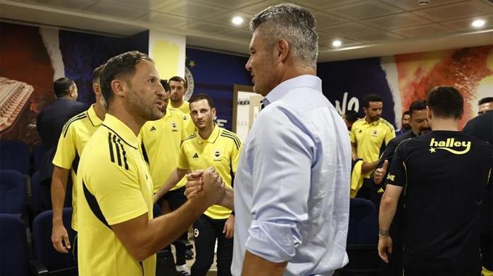 Fenerbahçe Başkanı Sadettin Saran, Jose Mourinho sonrası Ali Koç yönetiminin göreve getirdiği Domenico Tedesco'yla yola devam etme kararı almıştı. Saha içi ve saha dışındaki duruşuyla camianın takdirini kazanan Tedesco'yla ilgili Fenerbahçe harekete geçiyor.