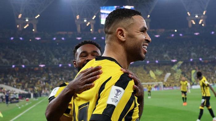 DIŞ BASINDA GÜNDEM OLDU
İspanya Marca gazetesindeki haberde, Youssef En-Nesyri'nin Al-Ittihad'dan Al-Hilal'e transfer olan dünyaca ünlü golcü Karim Benzema'yı unutturduğu ifade edildi.