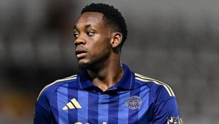 'F.BAHÇE, GENÇ BİR ADAMIN GİZEMİNDEN YOKSUN DURUMDA'
Sonuç olarak Fenerbahçe ikinci yarıda forvet hattında eksiklerle boğuşurken, kariyeri hızlı ve tahmin edilemez yönlere doğru ilerlemeye devam eden genç bir adamın gizeminden de yoksun durumda.