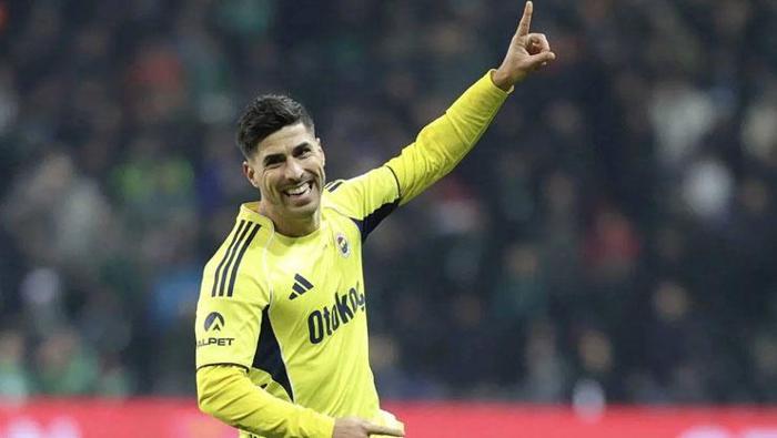 Marca ise Real Madrid’in unutulmaz oyuncularından Guti’yi andıran bir asist olduğunu vurguladı.