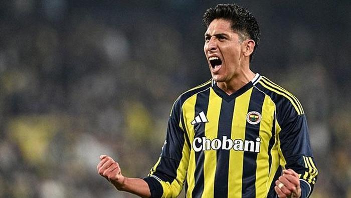 ALVAREZ %30
Domenico Tedesco, göreve geldiğinden beri sakat ya da cezalı değilse Meksikalı öğrencisinden kolay kolay vazgeçmedi. Edson Alvarez, Gençlerbirliği karşısında sarı kart cezasını çekti ve formasını geri almaya kararlı. Yıldız futbolcunun sahada olması, orta sahadaki savunma ve fiziki direnci fazlasıyla artırıyor. Alvarez’in oynaması halinde, Guendouzi biraz daha önde konumlanma şansına sahip olabilir. 28 yaşındaki oyuncunun dezavantajı ise savunmadaki katkısına rağmen top kendi takımındayken etkinliğinin fazlasıyla düşmesi.