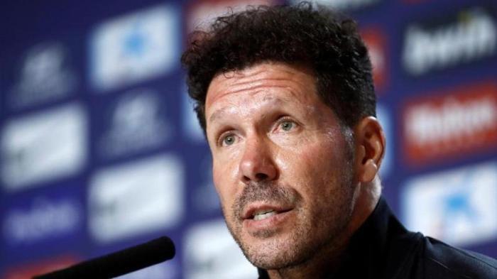 SIMEONE ONAY VERDİ
Lookman için 35 milyon euro bonservis ödeyen Atletico Madrid'in Osimhen için kaç para teklif edeceği belirsiz. Teknik Direktör Simeone, Nijeryalı yıldızın transfer listesine yazılmasına onay verdi.