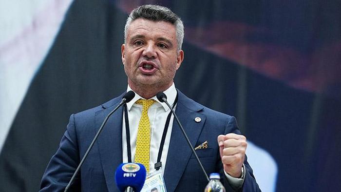 YÖNETİMDEN PRİM HAZIRLIĞI
Fenerbahçe Yönetimi’nin bugünkü son idmanda takımı ziyaret etmesi bekleniyor. Başkan Sadettin Saran ve kurmaylarının, teknik ekip ve futbolculara moral konuşması yapıp, başarı dileklerinde bulunacağı öğrenildi. Öte yandan yönetimin bu kritik maça özel prim açıklaması da bekleniyor.