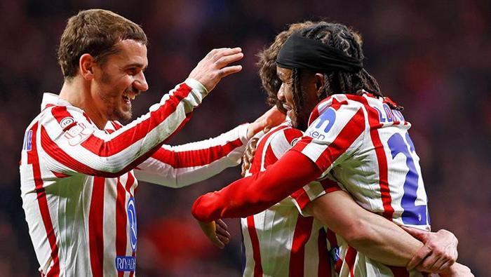 PERDEYİ LOOKMAN AÇTI AMA...
İlk gol, 6. dakikada geldi. Ademola Lookman'ın vuruşunda Garcia'ya çarpan top ağlarla buluştu. Gol ilk önce Lookman'a yazıldı ancak ardından Garcia olarak değiştirildi.