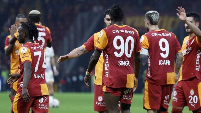 FANATİK yazarları karşılaşmayı köşe yazılarında yorumladılar. Usta isimler özellikle Icardi'nin performansını överken, Nhaga için de dikkat çeken ifadeler kullandılar.