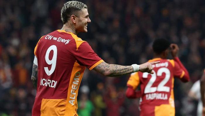 ICARDI VE OSIMHEN SÖZLERİ
Victor Osimhen ve Mauro Icardi’nin 11’de başlamasının hatırlatılması üzerine Okan Buruk, 