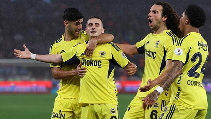 FENERBAHÇE, DERBİYİ KAZANDI
Domenico Tedesco yönetimindeki Fenerbahçe, Trendyol Süper Lig'in 22. haftasında Trabzonspor'a konuk oldu. Kanarya, rakibini 3-2 mağlup ederek derbiden 3 puanla ayrıldı.