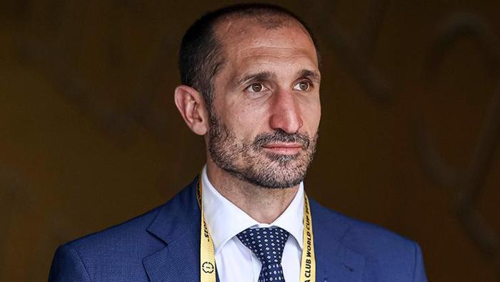Damien Comolli çılgına döndü, Spalletti iterek uzaklaştırdı Inter - Juventus maçında skandal hakem kararı...
